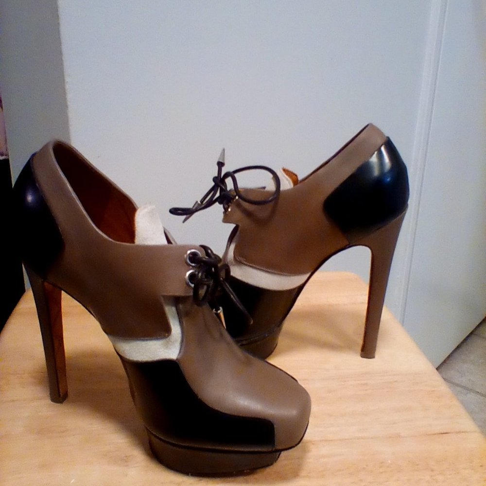 Platforms by L.A.M.B